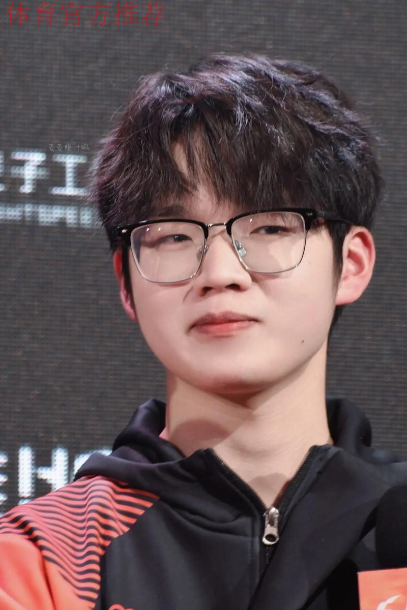 年度人气名场面候选：TJB-花花（陈玉萌）沉着应敌伺机而动，枪雷并举一穿四